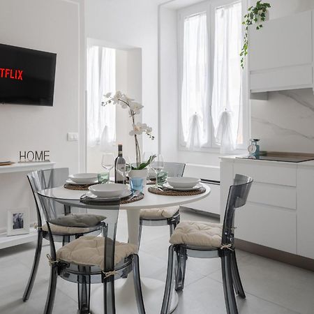 Florence Charming Apartments: Chic Renovated Stay Near Tram Leopolda Exterior photo
