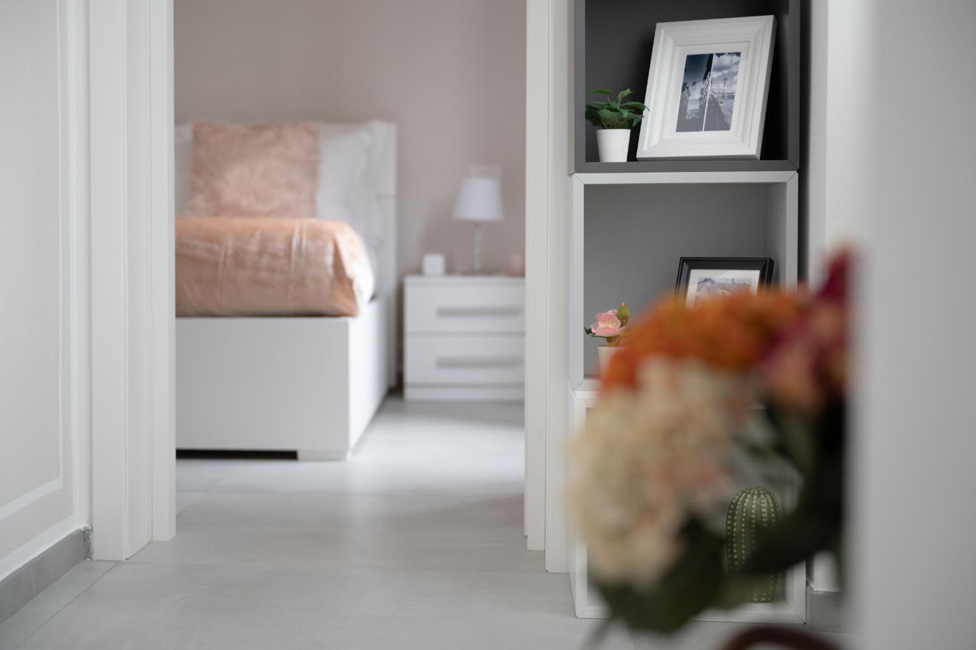 Florence Charming Apartments: Chic Renovated Stay Near Tram Leopolda Exterior photo