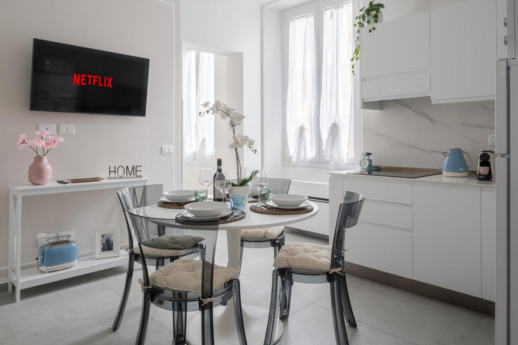 Florence Charming Apartments: Chic Renovated Stay Near Tram Leopolda Exterior photo
