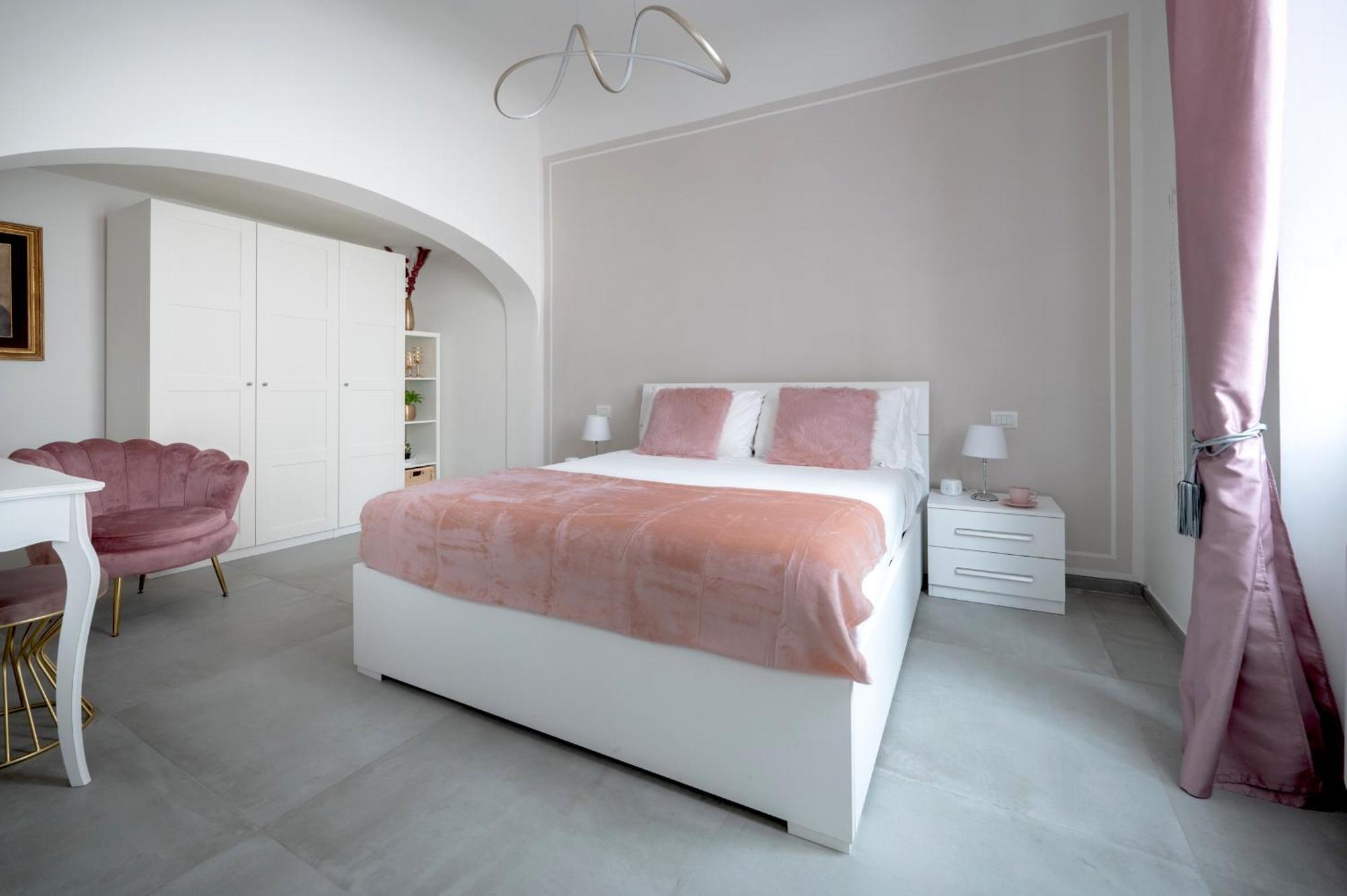 Florence Charming Apartments: Chic Renovated Stay Near Tram Leopolda Exterior photo