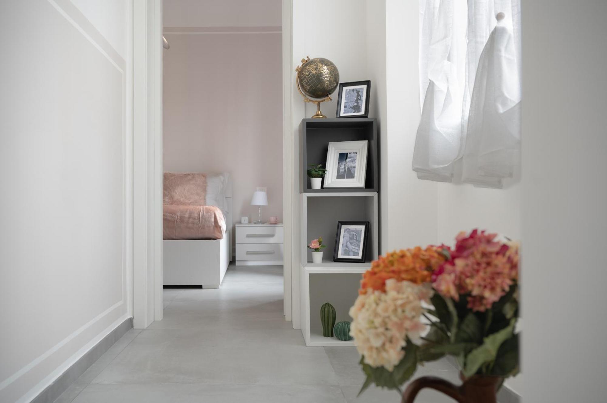 Florence Charming Apartments: Chic Renovated Stay Near Tram Leopolda Exterior photo